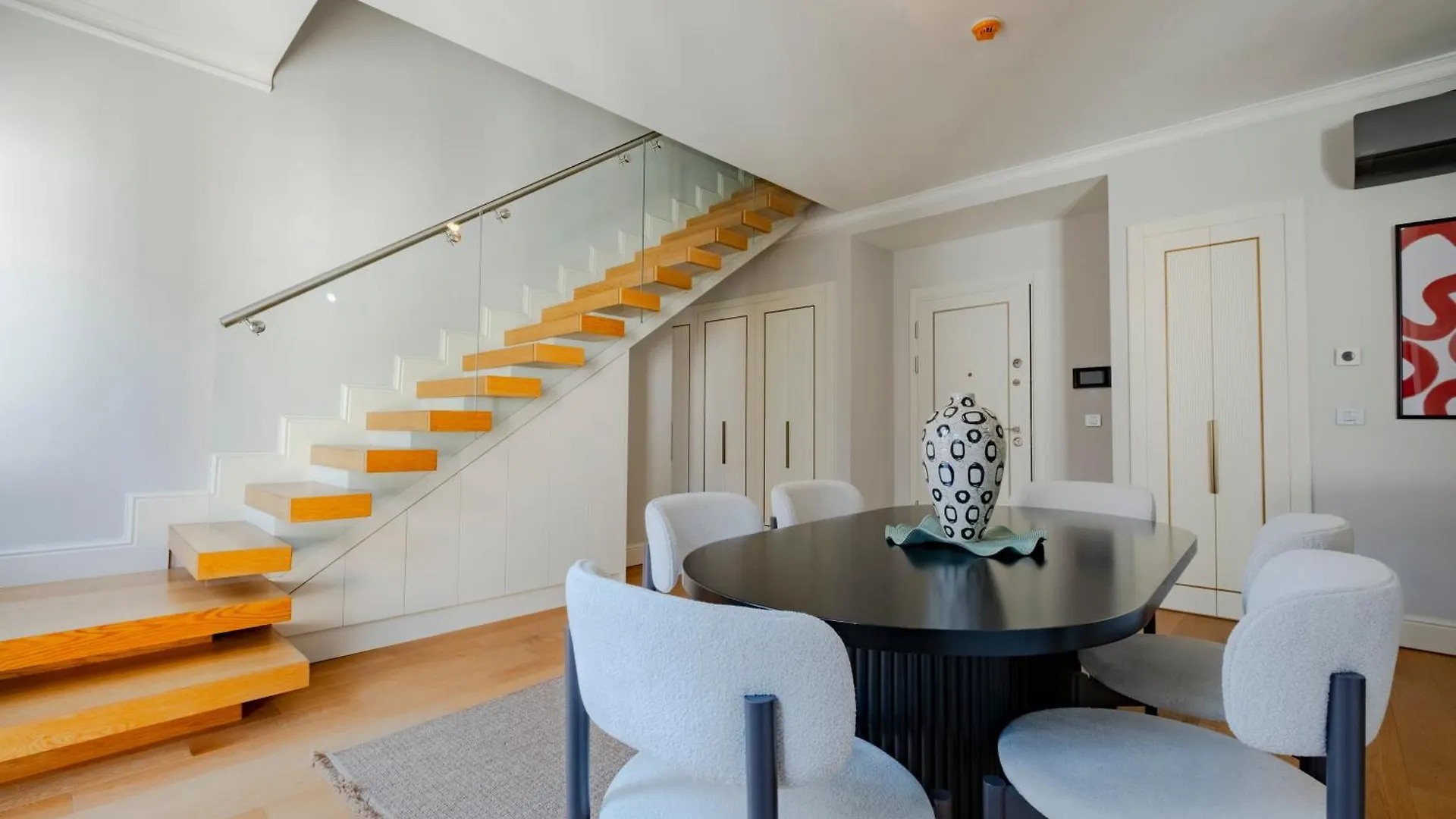 New Spacious Duplex - 3 Bedrooms And 2 Bathrooms - Elevator - New Building İstanbul