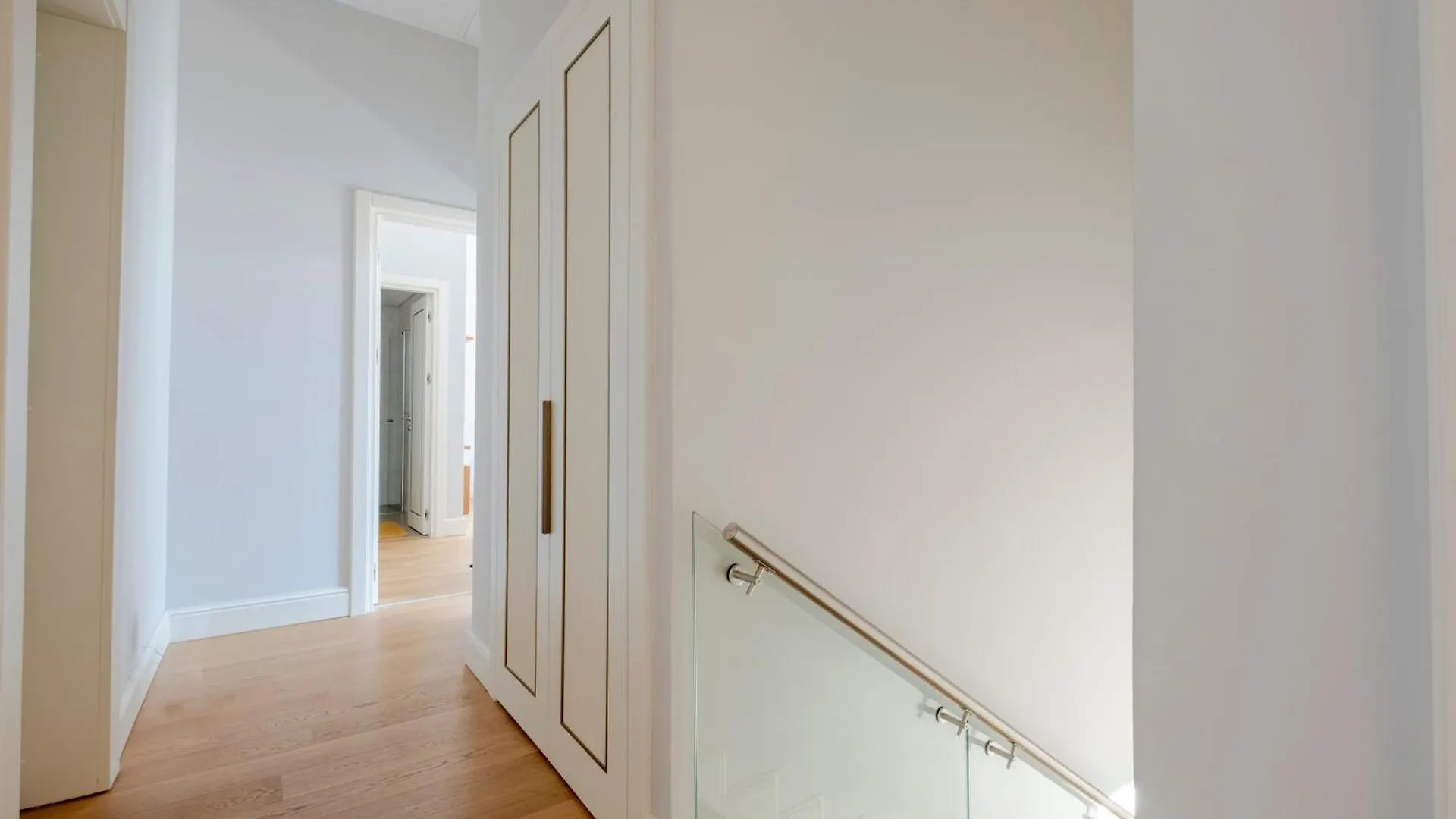 New Spacious Duplex - 3 Bedrooms And 2 Bathrooms - Elevator - New Building İstanbul Daire