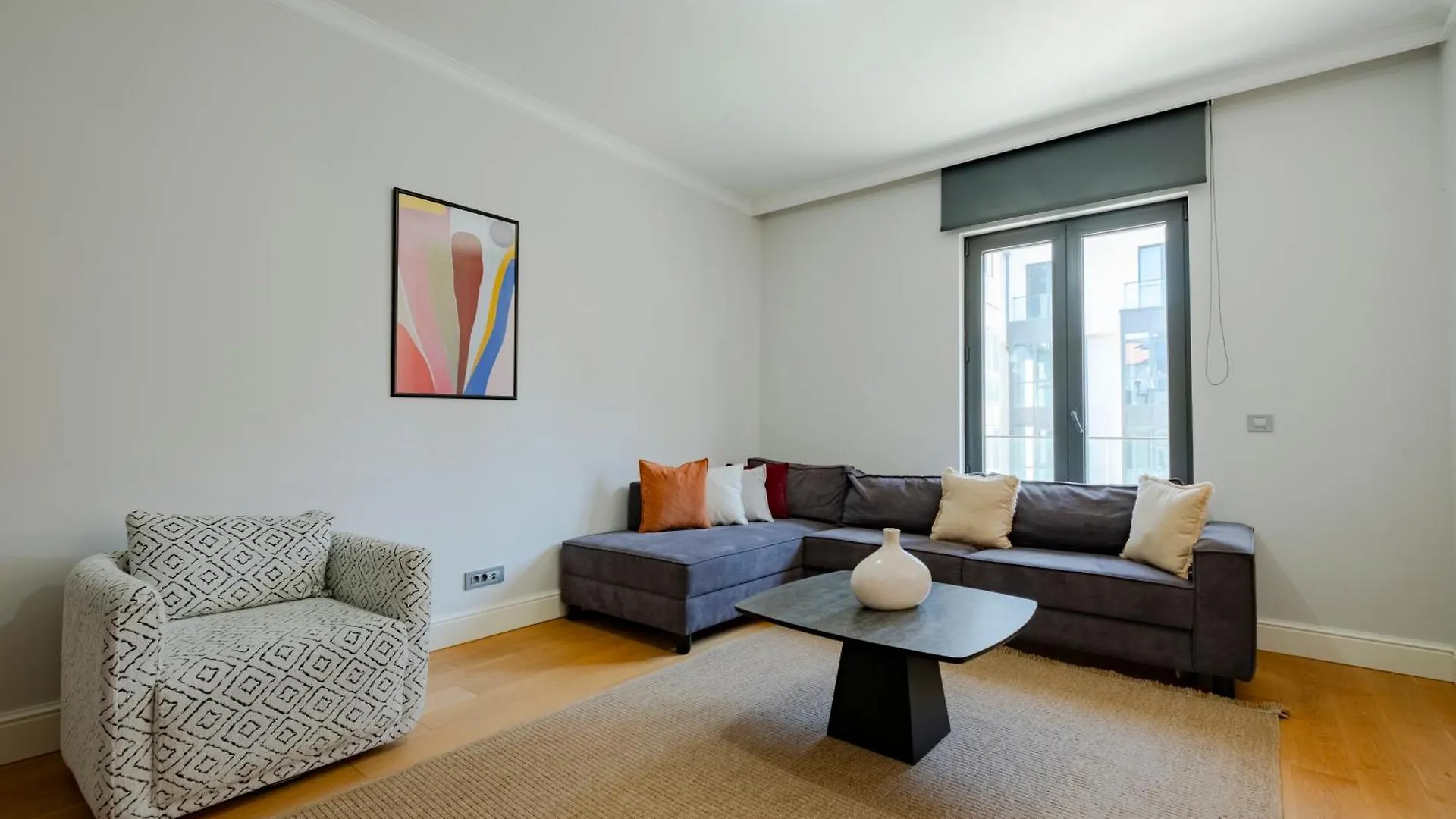 New Spacious Duplex - 3 Bedrooms And 2 Bathrooms - Elevator - New Building Istanbul Lejlighed
